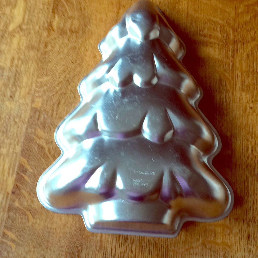 WILTON CHRISTMAS TREE CAKE PAN